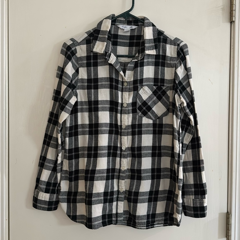 Old Navy Black & White Flannel Button Down Shirt - Size M